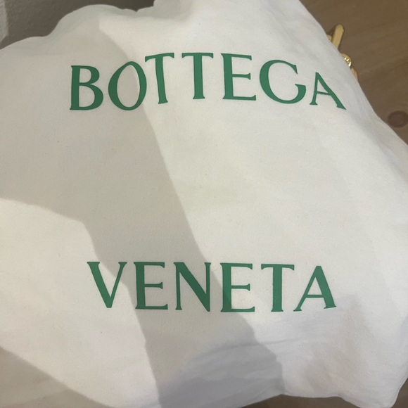 Bottega Veneta The Chain Pouch Leather Shoulder Bag CINNABAR-GOLD - Picture 8 of 8